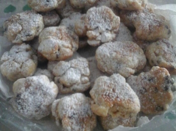 biscottini di ciambelline soffiate al miele e cioccolato.