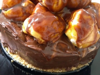 torta profiteroles