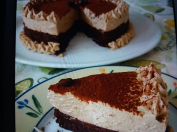 Torta al cioccolato con mousse al caffè h