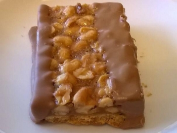 Plum-cake di noccioline caramellate