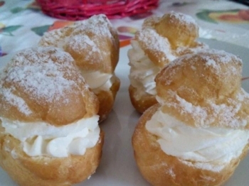 Pasticcini alla crema chantilly