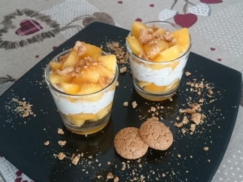 Bicchierini pesche e amaretti *Sprint e light*