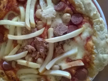 pizza wurster , patatine e tonno