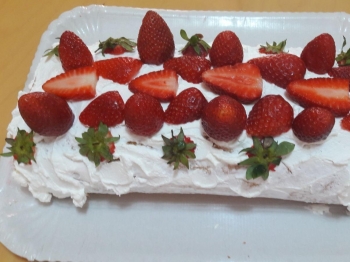 Rotolo panna e fragole