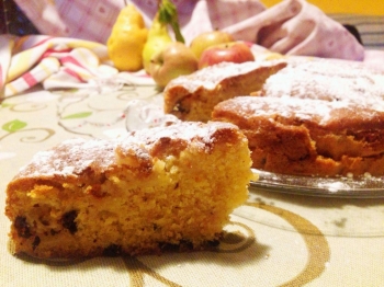 Torta pere e gocce di cioccolato [Ricetta della Redazione]