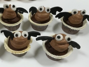 Muffin al cioccolato con frosting alla nutella