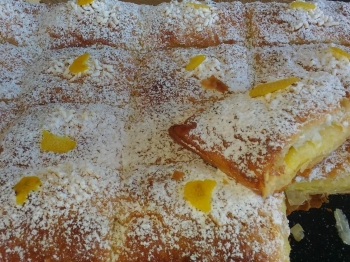 Torta sfogliata con crema al limone