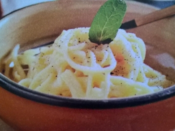 spaghetti cacio e pepe