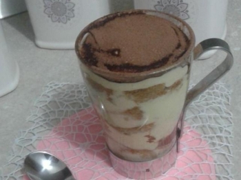 Tiramisù a bicchiere allo yogurt