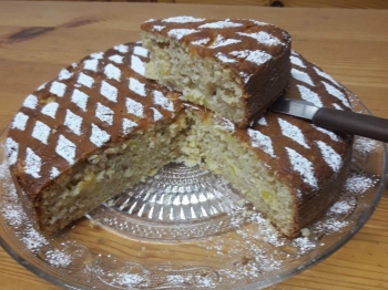Torta di mele e nocciole della Grazia