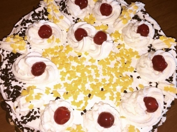 Torta al cioccolato con panna