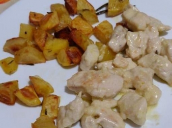 Pollo al latte e patate arrosto