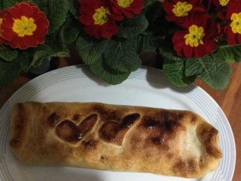 Strudel mele noci e uvetta  di San Valentino