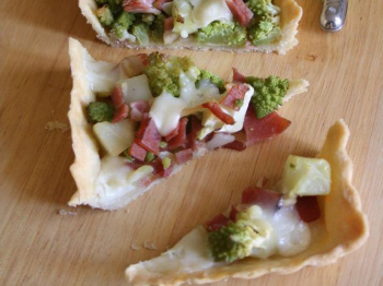 TORTA SALATA RETTANGOLARE CON BROCCOLO ROMANO
