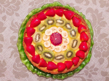 Crostata con crema pasticcera a frutta