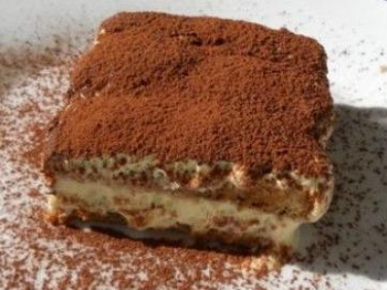 Tiramisù al rum e chantilly