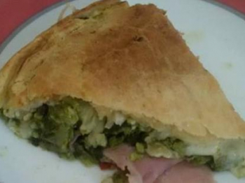 Focaccia con cime di rapa,prosciutto cotto e mozzarella