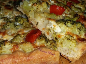 Focaccia broccoli e stracchino.