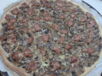 Pizza 🍕 salsiccia funghi