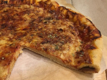 Pizza con Bordo ripieno