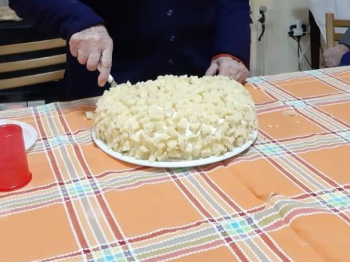 Torta mimosa con bagna al mandarino