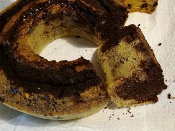 Ciambella bicolore al cioccolato fondente