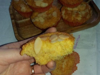 Muffin carote e mandorle