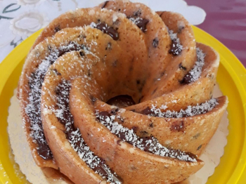Torta spirale con cuore cremoso alla nutella  e gocce di cioccolato