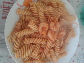 Fusilli con gamberetti al pomodoro