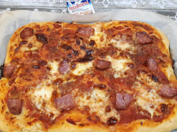 Focaccia con stracchino e salame