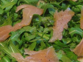 Focaccia salmone e rucola