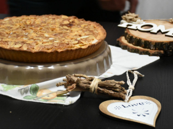 Crostata ripiena di mandorle