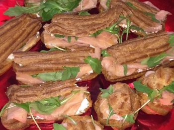 Eclaire salmone e formaggio spalmabile