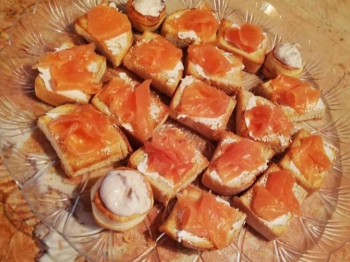 Crostini al salmone