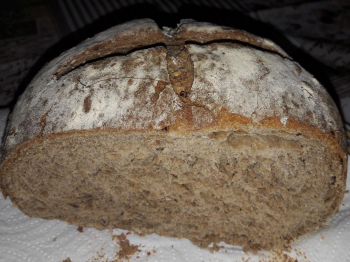 Pane nero ai 7 cereali