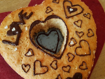 Ciambellone romantico allo yogurt