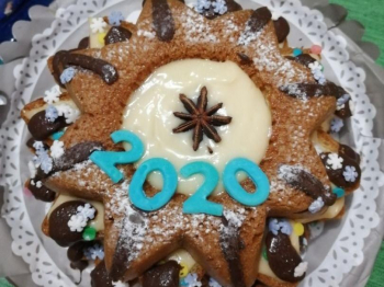 Pandoro ripieno di crema