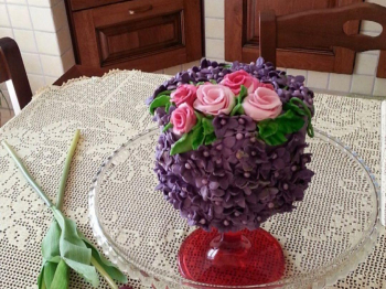 TORTA ALLA VIOLETTA IN PASTA DI ZUCCHERO