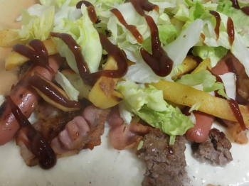 Crepes con hamburger e wurstel