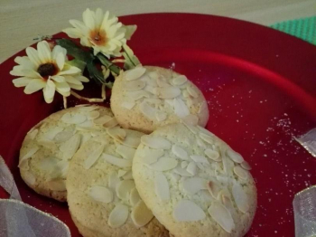 Biscotti aroma mandorle