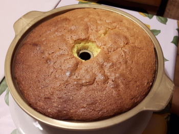Ciambellone al latte di mandorla