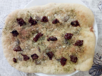 Focaccia con pomodorini secchi