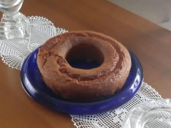 Ciambella alle mandorle e scorza di limone