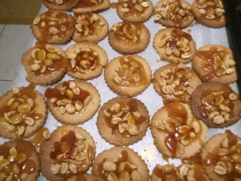Biscotti caramello e arachidi