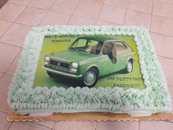 Torta di compleanno con crema pasticcera e al caffe