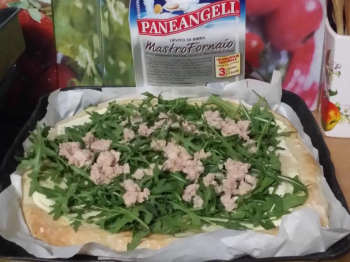 pizza rucola stracchino e tonno