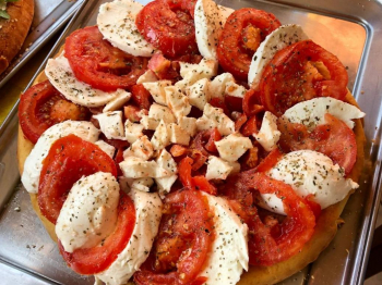 Torta salata pomodoro e mozzarella