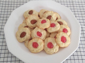 Biscotti di frolla montata