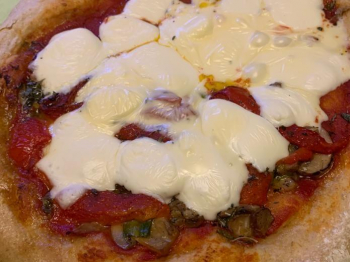 Pizza funghi e peperoni