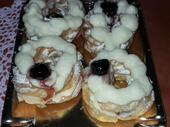 Zeppole fritte con crema